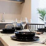 3-bed - Walk To Station - Ideal For Groups & Long Apartment Leeds (West Yorkshire)
