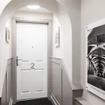 3-bed - Walk To Station - Ideal For Groups & Long Apartment *