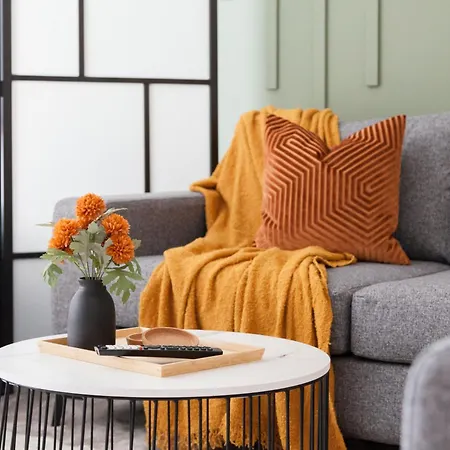 2-3 Bedroom Apartment- Long Term Rates- Contractors-professionals