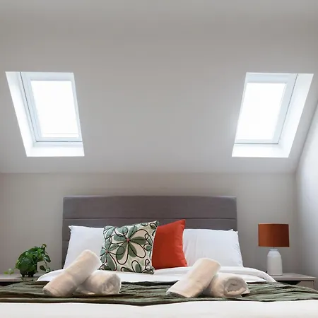 Apartment 2-3 Bedroom Apartment- Long Term Rates- Contractors-professionals