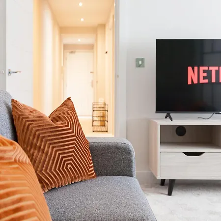 3-bed - Walk To Station - Ideal For Groups & Long Leeds (West Yorkshire)