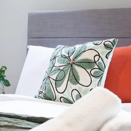 Apartment 2-3 Bedroom Apartment- Long Term Rates- Contractors-professionals