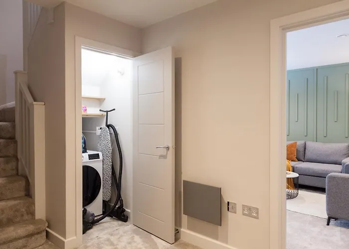 Apartment 3-bed - Walk To Station - Ideal For Groups & Long Leeds (West Yorkshire)