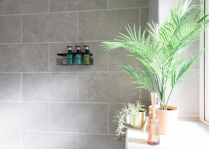 3-bed - Walk To Station - Ideal For Groups & Long Leeds (West Yorkshire)