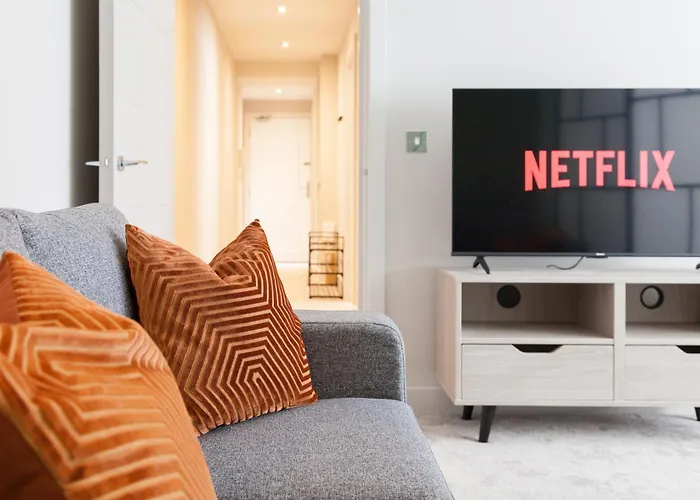 3-bed - Walk To Station - Ideal For Groups & Long Leeds (West Yorkshire)