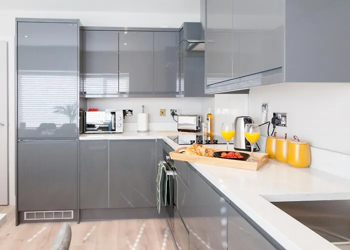 Apartment 3-bed - Walk To Station - Ideal For Groups & Long Leeds (West Yorkshire)