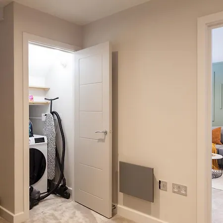 Apartmán 3-bed - Walk To Station - Ideal For Groups & Long Leeds (West Yorkshire)