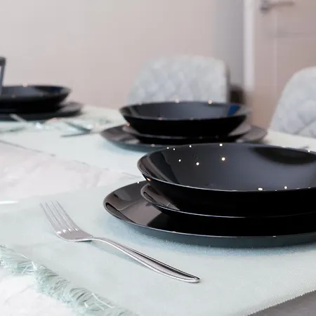 2-3 Bedroom Apartment- Long Term Rates- Contractors-professionals *